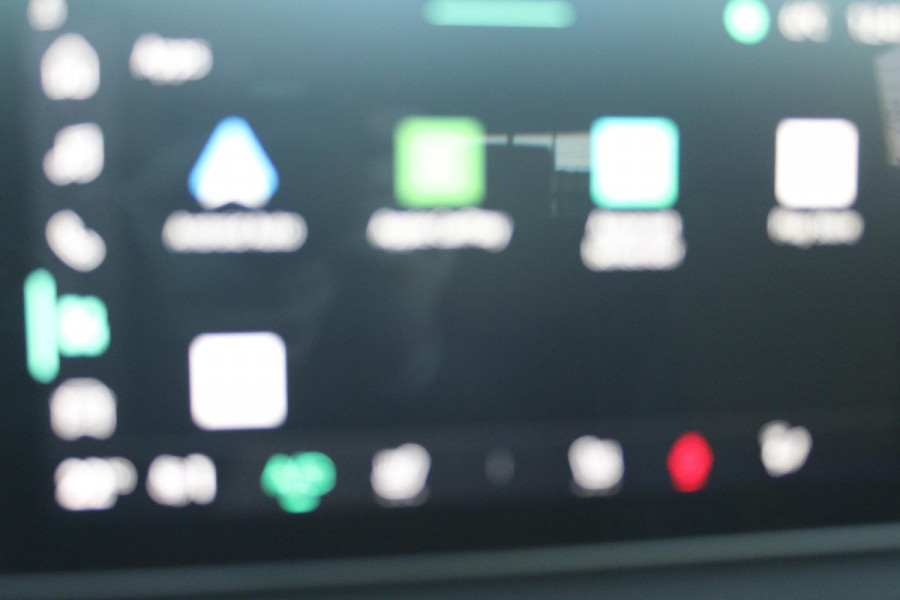 Renault 5 150PK COMFORT RANGE ICONIC CINQ 52 kWh | NAVIGATIE SYSTEEM MET GOOGLE INTERGRATIE | HARMAN KARDON PREMIUM AUDIO | FULL LED KOPLAMPEN MET MICRO-OPTICS EN FRANSE VLAG | 10"R-LINK MULTIMEDIA | 18"GRONO LICHTMETALEN VELGEN | WARM TITANIUM DAKLIJSTEN | ELEKTRISCH VERWARMDE VOOR STOELEN / STUUR | BESTUURDERSSTOEL MET ELEKTRISCH VERSTELBARE LENDESTEUN | AUTOMATISCH INPARKEREN | FLANK GUARD PROTECTION | ADAPTIEVE CRUISE CONTROL MET STOP & GO | ACHTERUITRIJCAMERA | PRIVATIE GLASS | SFEERVERLICHTING IN DIVERSE KLEUREN |