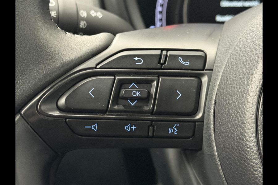 Toyota Aygo X 1.0 VVT-i Automaat Pulse | Navigatie | Apple Carplay/Android Auto | Camera | 17" Lichtmetalen Velgen | Climate Control | Adaptive Cruise Control | Two Tone