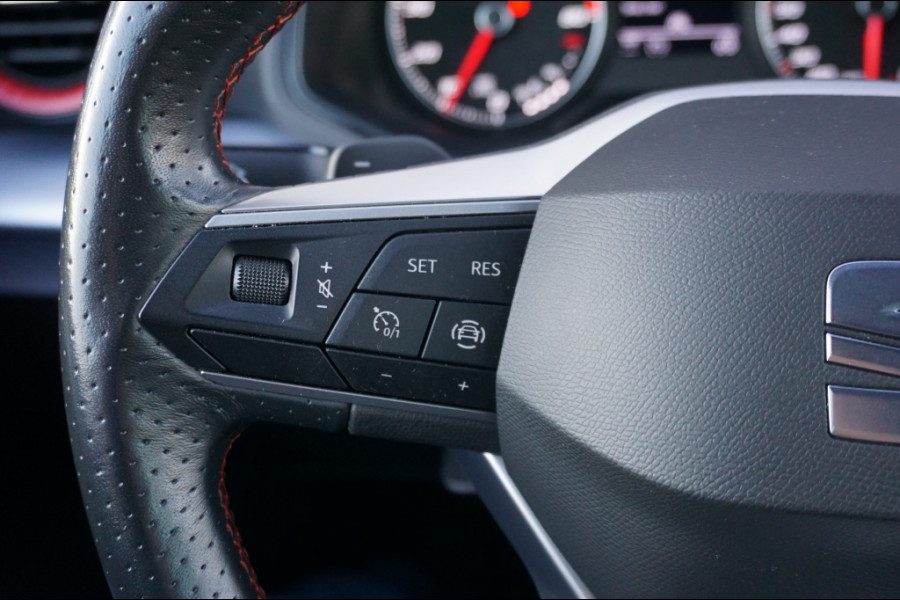 Seat Arona 110PK TSI FR AUTOMAAT | SPORTIEF | 17" LM VELGEN
