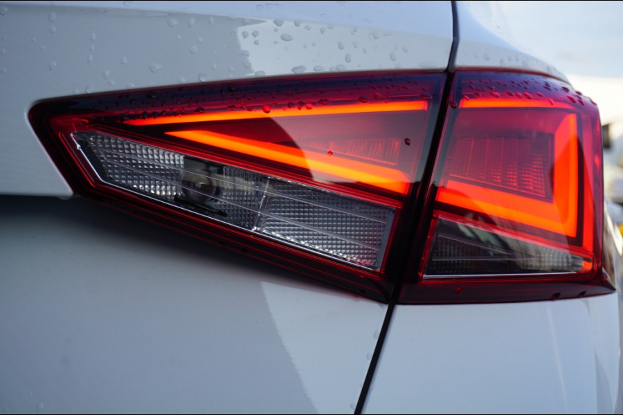 Seat Arona 110PK TSI FR AUTOMAAT | SPORTIEF | 17" LM VELGEN