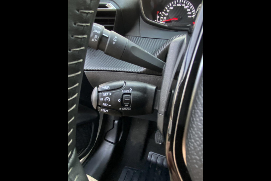 Peugeot 208 1.2 PureTech Active Pack 27.000 KM - Apple CarPlay / Navigatie I Airco I LED I Sport velgen I Dealer onderhouden