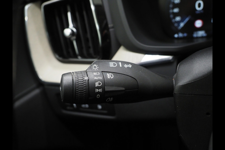 Volvo XC60 2.0 T8 Twin Engine AWD Inscription | Panoramadak | Memory | Leder | LED | Carplay