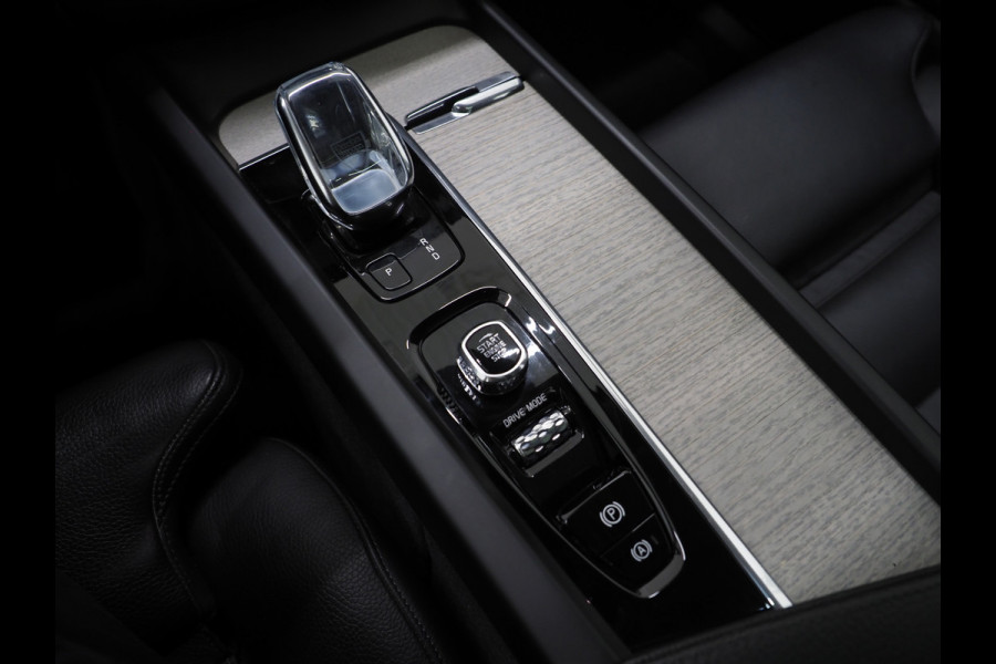 Volvo XC60 2.0 T8 Twin Engine AWD Inscription | Panoramadak | Memory | Leder | LED | Carplay
