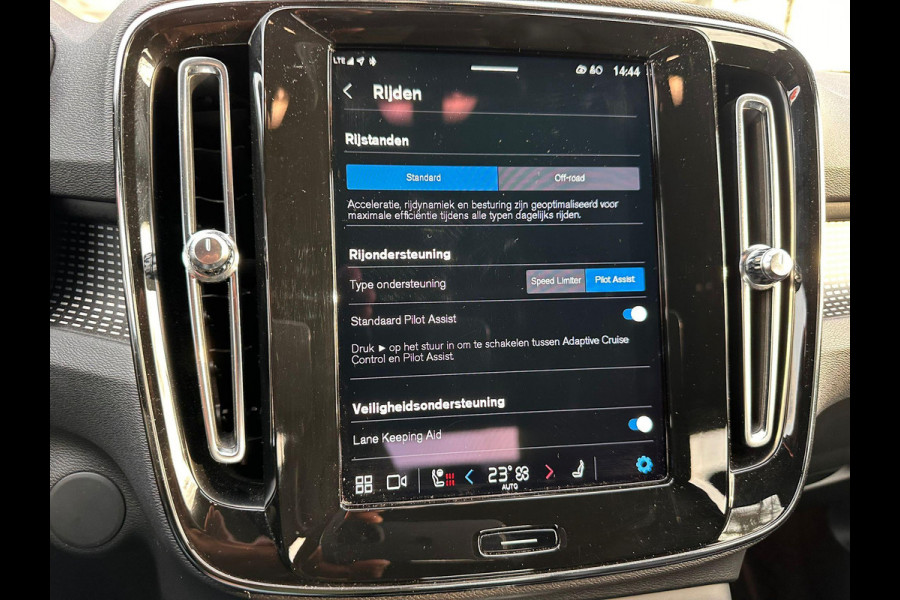 Volvo XC40 Recharge P8 AWD R-Design | SOH: 92,1% | Leder | Two Tone | Adaptive CC | Camera | BlindSpot |