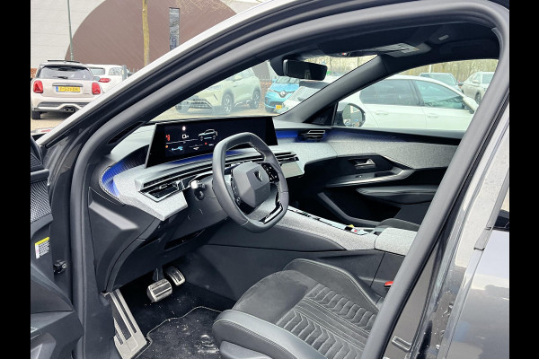 Peugeot E 3008 GT Avantage 210 73 kWh WARMTEPOMP | DODE HOEKCENSOR | DEALER ONDERHOUDEN | BTW VERREKENBAAR | RIJKLAARPRIJS incl. 12mnd BOVAG | 100% ongeval verleden vrij.