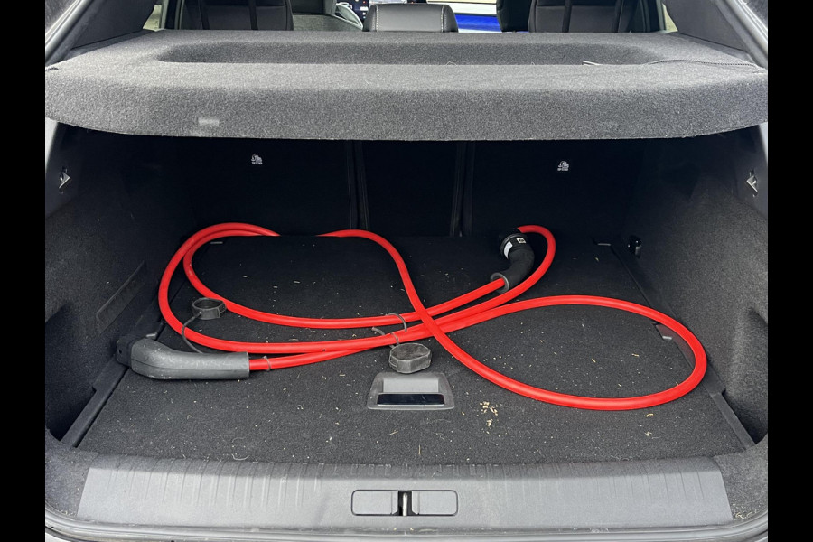 Peugeot E 3008 GT Avantage 210 73 kWh WARMTEPOMP | DODE HOEKCENSOR | DEALER ONDERHOUDEN | BTW VERREKENBAAR | RIJKLAARPRIJS incl. 12mnd BOVAG | 100% ongeval verleden vrij.