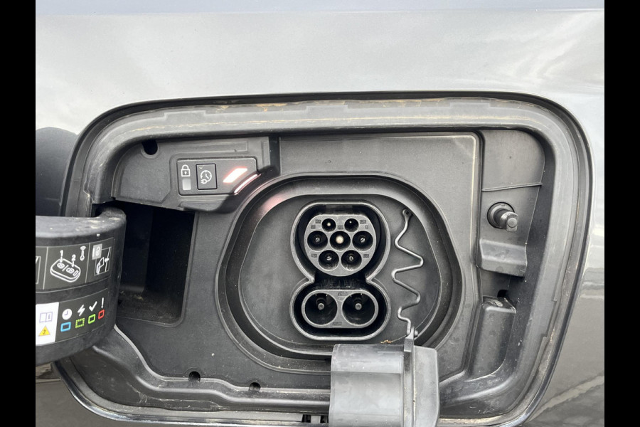 Peugeot E 3008 GT Avantage 210 73 kWh WARMTEPOMP | DODE HOEKCENSOR | DEALER ONDERHOUDEN | BTW VERREKENBAAR | RIJKLAARPRIJS incl. 12mnd BOVAG | 100% ongeval verleden vrij.