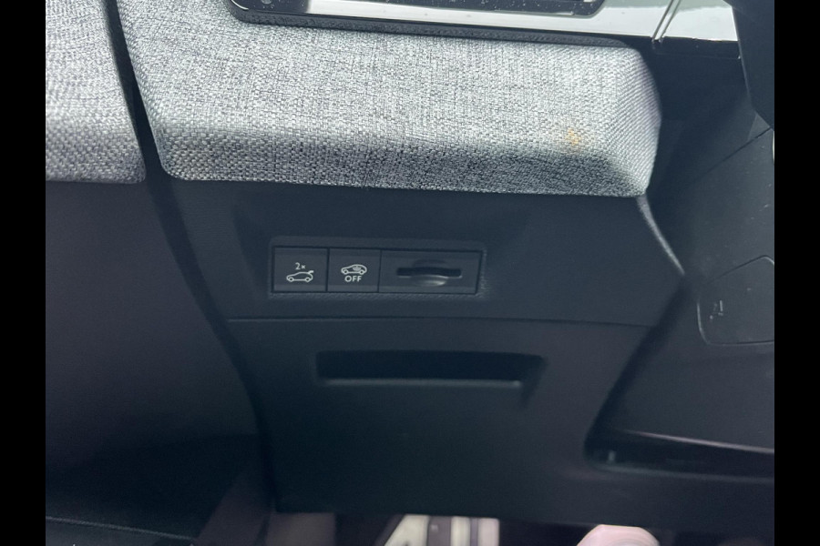 Peugeot E 3008 GT Avantage 210 73 kWh WARMTEPOMP | DODE HOEKCENSOR | DEALER ONDERHOUDEN | BTW VERREKENBAAR | RIJKLAARPRIJS incl. 12mnd BOVAG | 100% ongeval verleden vrij.