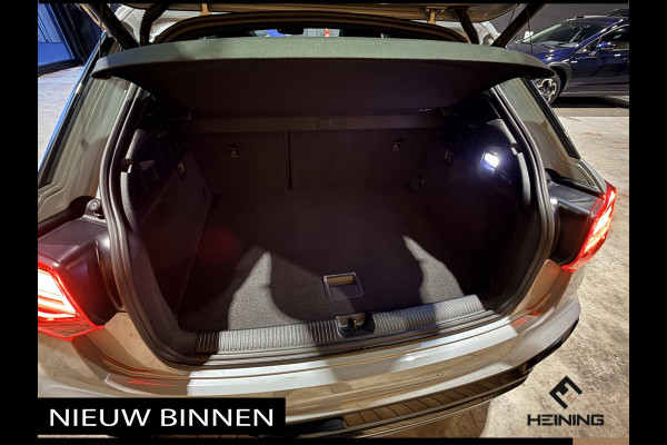 Audi Q2 35 TFSI Edition one. Pano. Apple-carplay. Navi. Keyless. Camera. ! Lesauto.