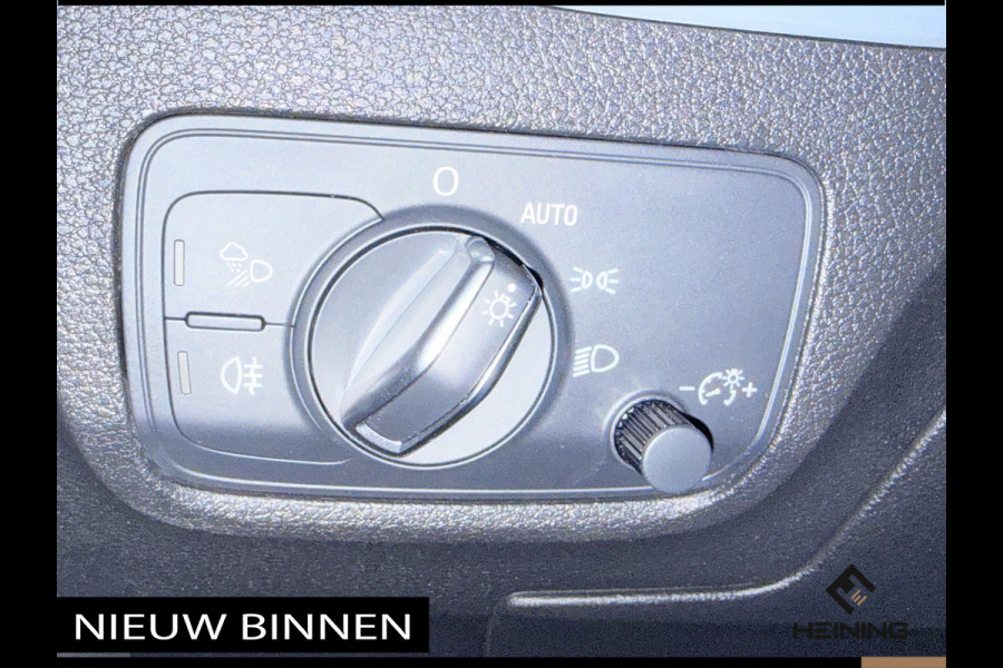 Audi Q2 35 TFSI Edition one. Pano. Apple-carplay. Navi. Keyless. Camera. ! Lesauto.