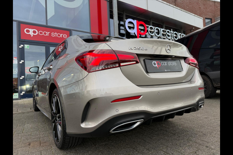 Mercedes-Benz A-Klasse 250 e AMG /Panorama/ Memory