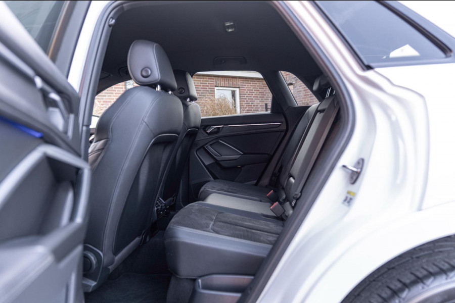 Audi Q3 45 TFSI e S Edition 245 PK 3x S-Line ACC Ambiance Black Optic Keyless Camera 19''