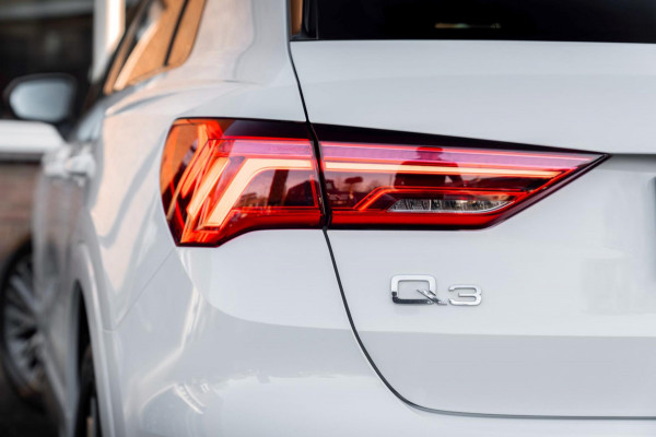 Audi Q3 45 TFSI e S Edition 245 PK 3x S-Line ACC Ambiance Black Optic Keyless Camera 19''