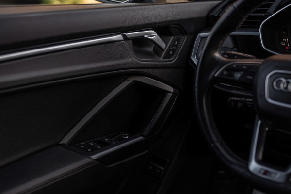 Audi Q3 45 TFSI e S Edition 245 PK 3x S-Line ACC Ambiance Black Optic Keyless Camera 19''