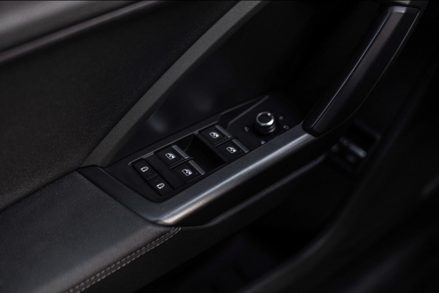 Audi Q3 45 TFSI e S Edition 245 PK 3x S-Line ACC Ambiance Black Optic Keyless Camera 19''