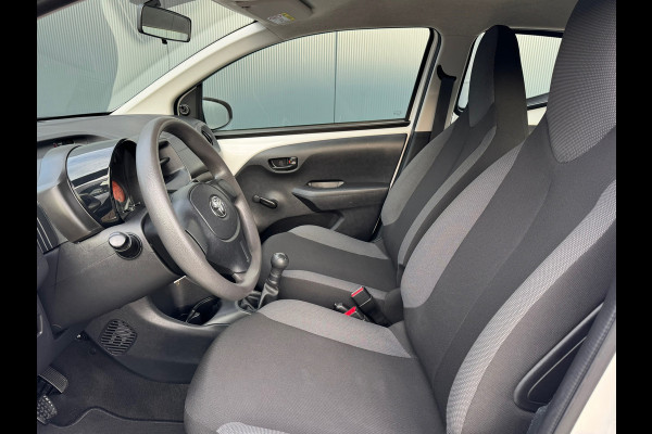 Toyota Aygo 1.0 VVT-i x * 5 deurs * Start/stop * Cruise *