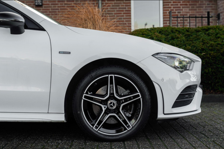 Mercedes-Benz CLA-Klasse Shooting Brake 250 e AMG Night Pakket Pano Leder Widescreen Stoelverwarming Camera 18''