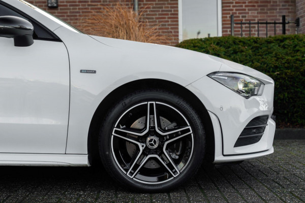 Mercedes-Benz CLA-Klasse Shooting Brake 250 e AMG Night Pakket Pano Leder Widescreen Stoelverwarming Camera 18''