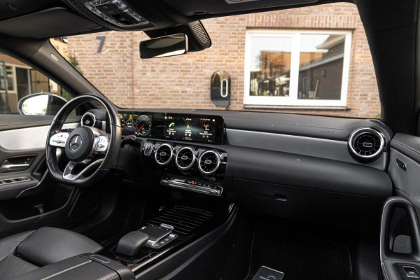 Mercedes-Benz CLA-Klasse Shooting Brake 250 e AMG Night Pakket Pano Leder Widescreen Stoelverwarming Camera 18''