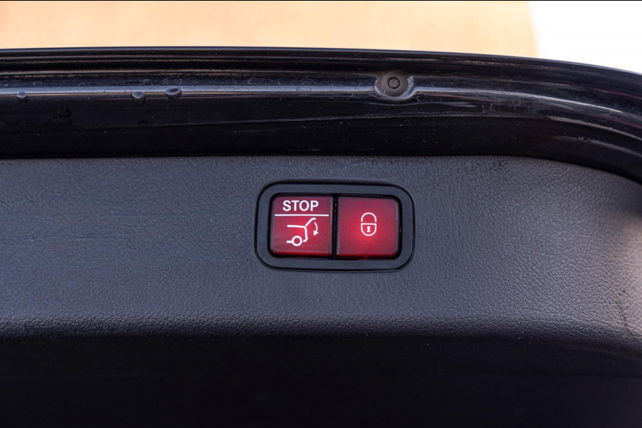 Mercedes-Benz C-Klasse Estate 300 e AMG Line 313 PK Pano 360 Camera Head-Up Ambiance Carbon 18''