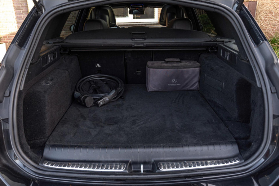 Mercedes-Benz C-Klasse Estate 300 e AMG Line 313 PK Pano 360 Camera Head-Up Ambiance Carbon 18''