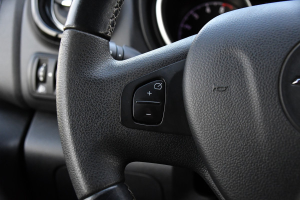 Opel Vivaro 1.6 CDTI L2H1 Sport Black Edition Camera, Cruise, 125pk, Multimedia, Trekhaak, LED, Sensoren, Trekhaak, Uniek!