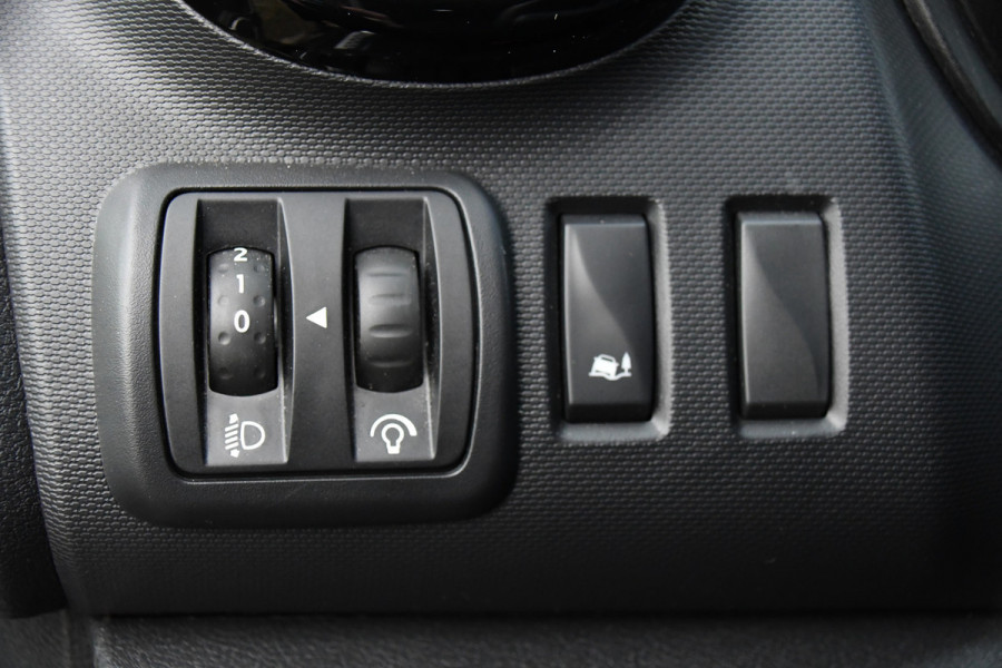 Renault Trafic 2.0 dCi 145 T29 L2H1 DC Luxe PB Edition Camera, Cruise, Carplay, Clima, 145pk, NAVI, Trekhaak, Multimedia, LED, Uniek!