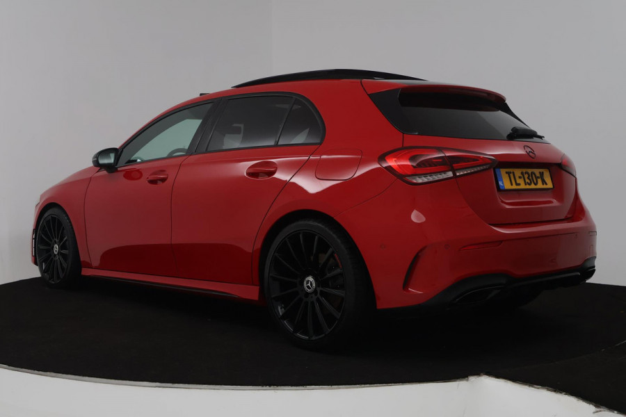 Mercedes-Benz A-Klasse 200 Business Solution AMG (PANORAMADAK, ACHTERUITRIJCAMERA, STOELVERWARMING, NAVIGATIE, PARKEERSENSOREN)