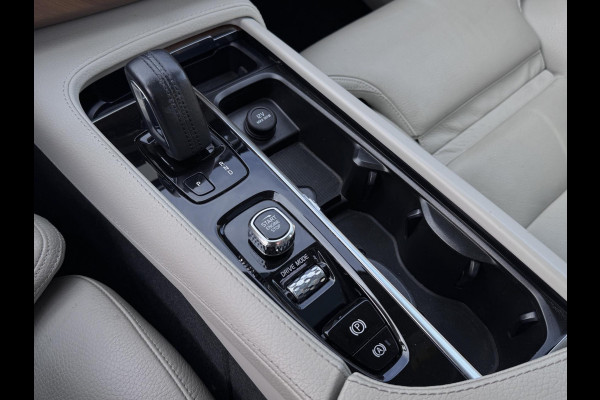 Volvo XC90 2.0 T8 Recharge AWD R-Design | Pano | Memorystoelen | Pilot Assist | Carplay | Comfortstoelen | 7 persoons