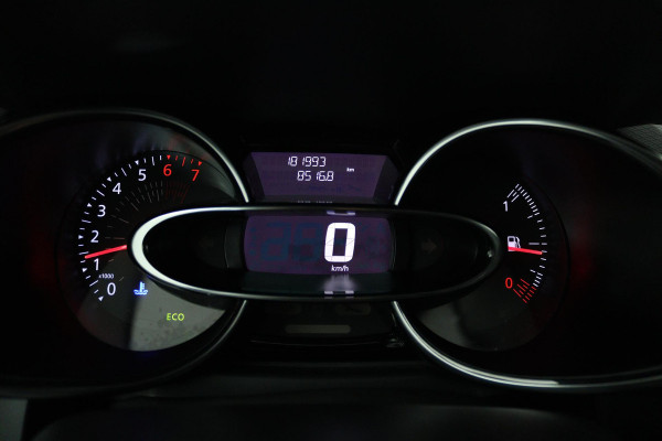 Renault Clio Estate 0.9 TCe Limited (TREKHAAK, NAVIGATIE, CAMERA, PARKEERSENSOREN, BLUETOOTH, CRUISE CONTROL)