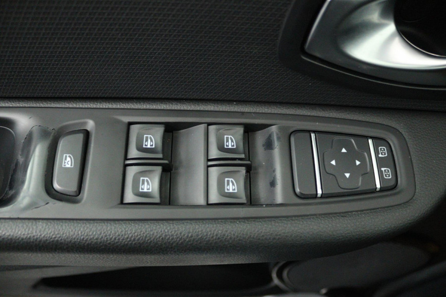 Renault Clio Estate 0.9 TCe Limited (TREKHAAK, NAVIGATIE, CAMERA, PARKEERSENSOREN, BLUETOOTH, CRUISE CONTROL)