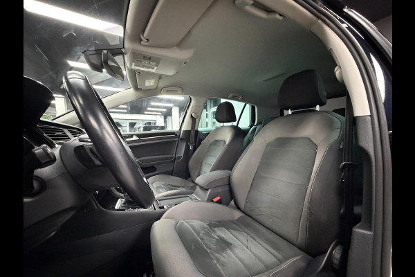 Volkswagen Golf 1.5 TSI R-Line | ACC | PDC | Carplay | LED |