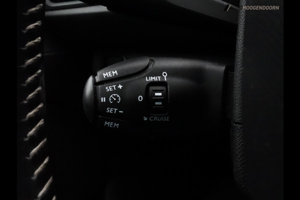 Peugeot 308 SW 1.2 PureTech Premium 130pk (PANORAMADAK,SPORTSTOELEN,PARELMOER,CAMERA,CRUISE,LEDER,APPLE CARPLAY,LED,LM-VELGEN)