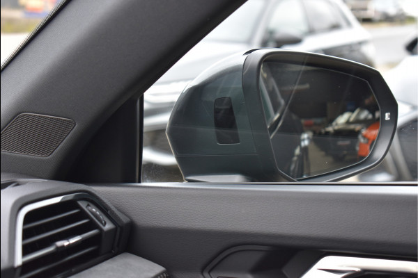 Audi Q3 45 TFSI e S-Line 245 Pk Pano Memory Sonos Leder Navi Keyless Camera 20 Inch