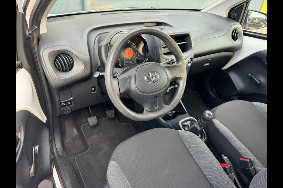 Toyota Aygo 1.0 VVT-i x * 5 deurs * Start/stop * Cruise *