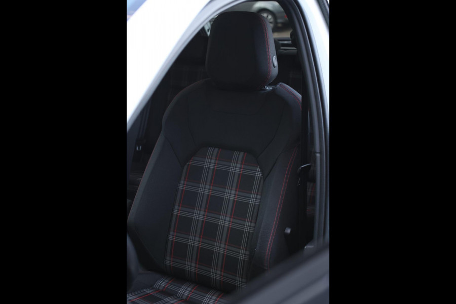 Volkswagen Polo 2.0 TSI GTI *Pano*DCC*Led*Camera*Keyless*