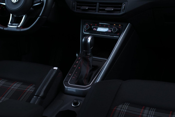 Volkswagen Polo 2.0 TSI GTI *Pano*DCC*Led*Camera*Keyless*