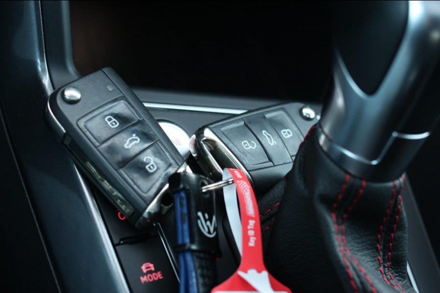 Volkswagen Polo 2.0 TSI GTI *Pano*DCC*Led*Camera*Keyless*