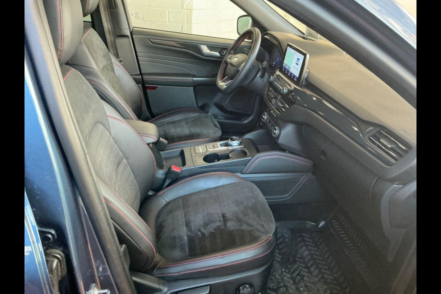 Ford Kuga 2.5 PHEV ST-Line X | Wegklapbare tekhaak | Panoramadak | Winter Pack | Adaptive cruise control | Head up Display | Camera | Dodehoeksensoren | Bang&Olufsen | 1.500 kg geremd trekgewicht