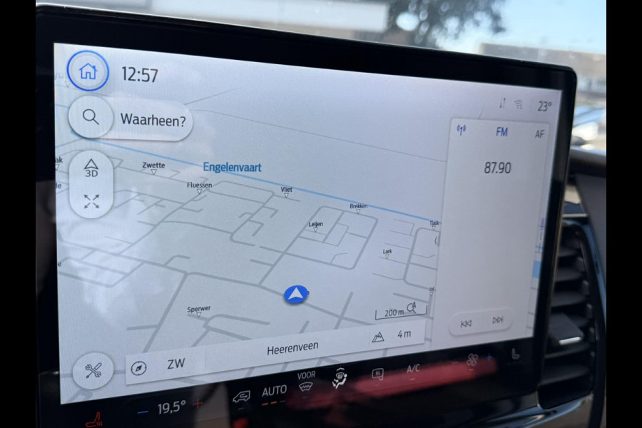 Ford Transit 350 2.0 TDCI L4H3 Trend RWD | 130pk | Navigatiesysteem SYNC4 | Stoelverwarming  | Elektrisch inklapbare buitenspiegels | Elektrisch verstelbare bestuurdersstoel | Passagiersairbag | Allweather banden | Laadruimte beschermingspakket | 150 watt/230V aansluitpunt tussen voorstoelen | Handmatige regeneratie roetfilter | Reservewiel | Centrale dubbele vergrendeling | LED Downlighter