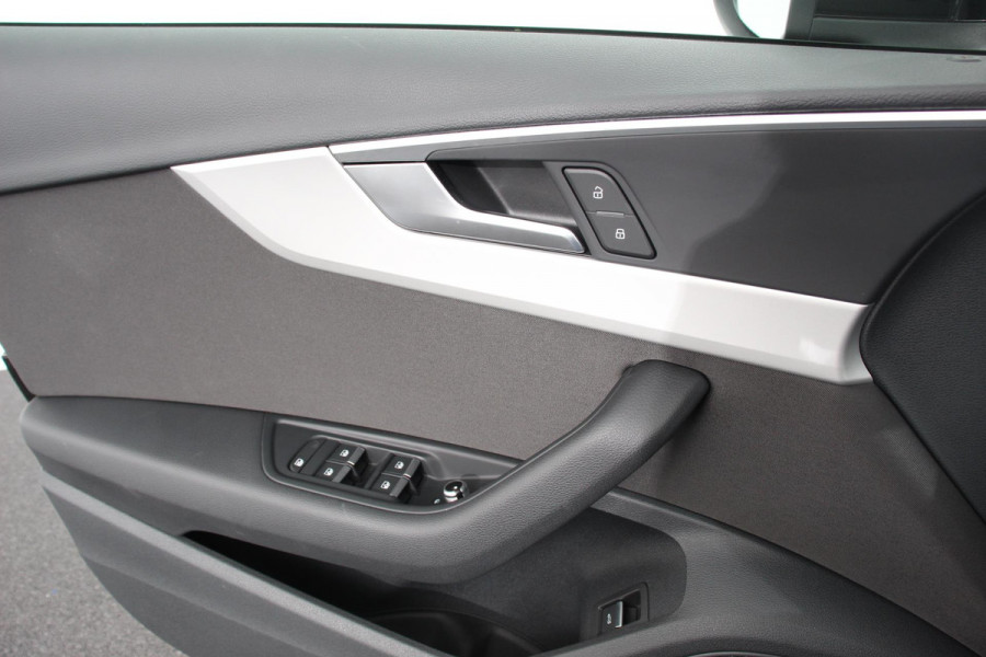 Audi A4 Avant 40 TFSI Advanced Prestige Plus Navigatie Adaptive Cruise Control Lane Assist Stoelverwarming Elektrische Achterklep