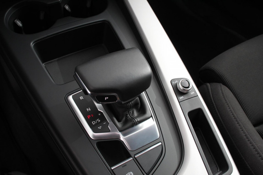 Audi A4 Avant 40 TFSI Advanced Prestige Plus Navigatie Adaptive Cruise Control Lane Assist Stoelverwarming Elektrische Achterklep