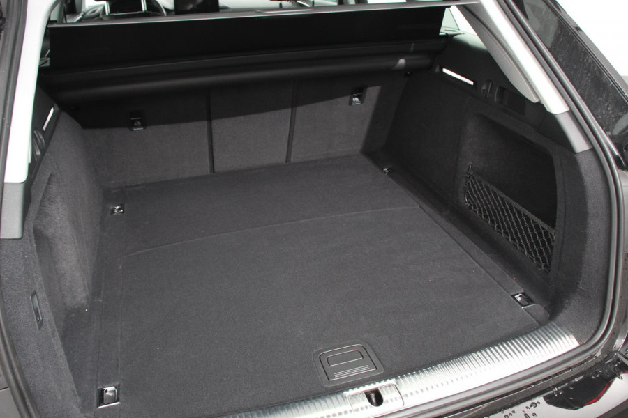 Audi A4 Avant 40 TFSI Advanced Prestige Plus Navigatie Adaptive Cruise Control Lane Assist Stoelverwarming Elektrische Achterklep