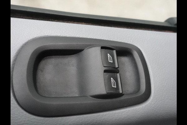 Ford Transit 130pk L3H2 Dubbele Cabine 6-Zits Airco Cruise control Trekhaak Imperiaal Euro6