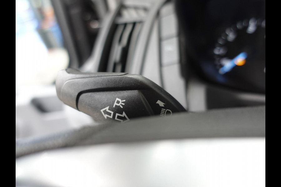 Ford Transit 130pk L3H2 Dubbele Cabine 6-Zits Airco Cruise control Trekhaak Imperiaal Euro6