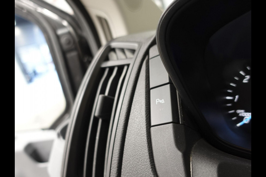 Ford Transit 130pk L3H2 Dubbele Cabine 6-Zits Airco Cruise control Trekhaak Imperiaal Euro6