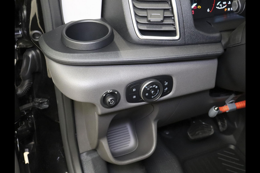 Ford Transit 130pk L2H2 Automaat Trekhaak Airco 360°Camera DAB+
