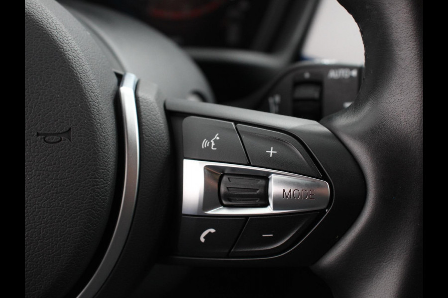 BMW X1 sDrive18i Automaat M-Sport | Navigatie | Cruise Control | Stoelverwarming  | Elektrische achterklep | Climate Control | Lichtmetalen velgen