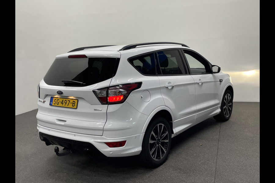 Ford Kuga 1.5 EcoBoost ST Line Trekhaak Navigatie Parkeersensoren Park Assist Cruise Control Xenon Climate Control Lichtmetalen velgen Getinte ramen