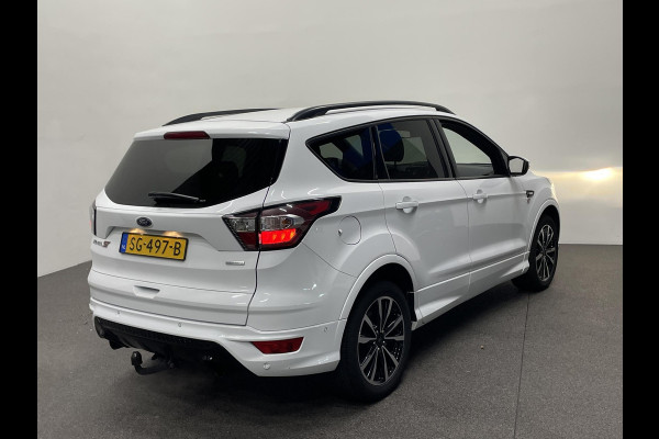 Ford Kuga 1.5 EcoBoost ST Line Trekhaak Navigatie Parkeersensoren Park Assist Cruise Control Xenon Climate Control Lichtmetalen velgen Getinte ramen